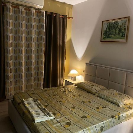 Destinacion Central Room Тирана Екстериор снимка