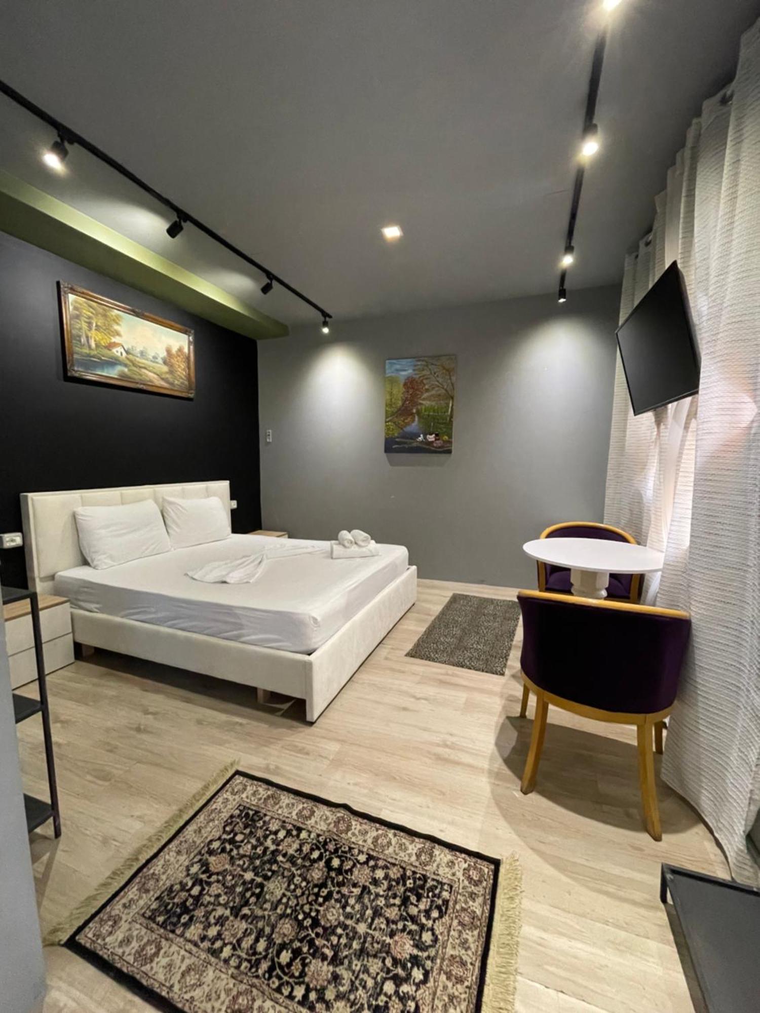 Destinacion Central Room Тирана Екстериор снимка