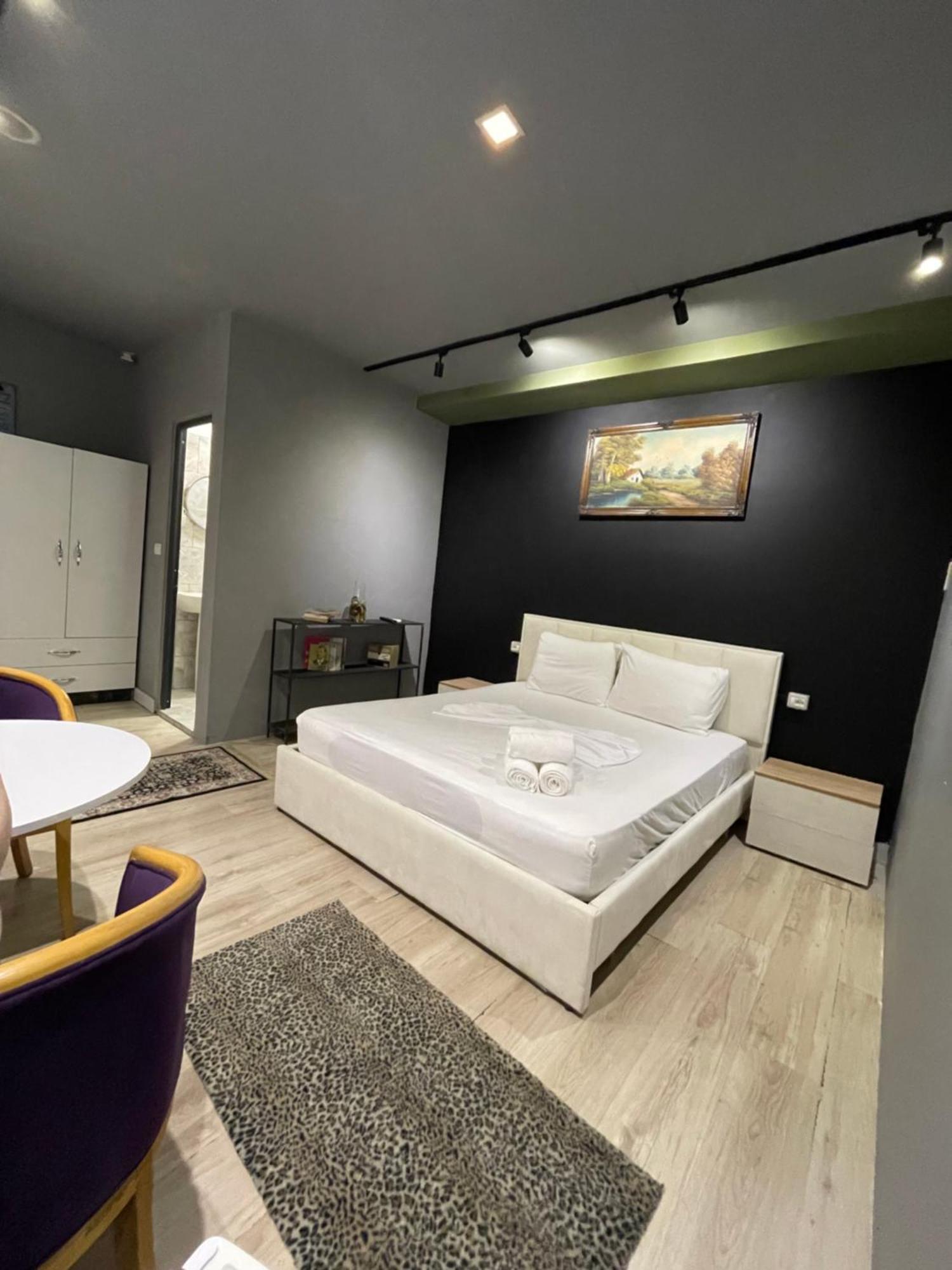 Destinacion Central Room Тирана Екстериор снимка