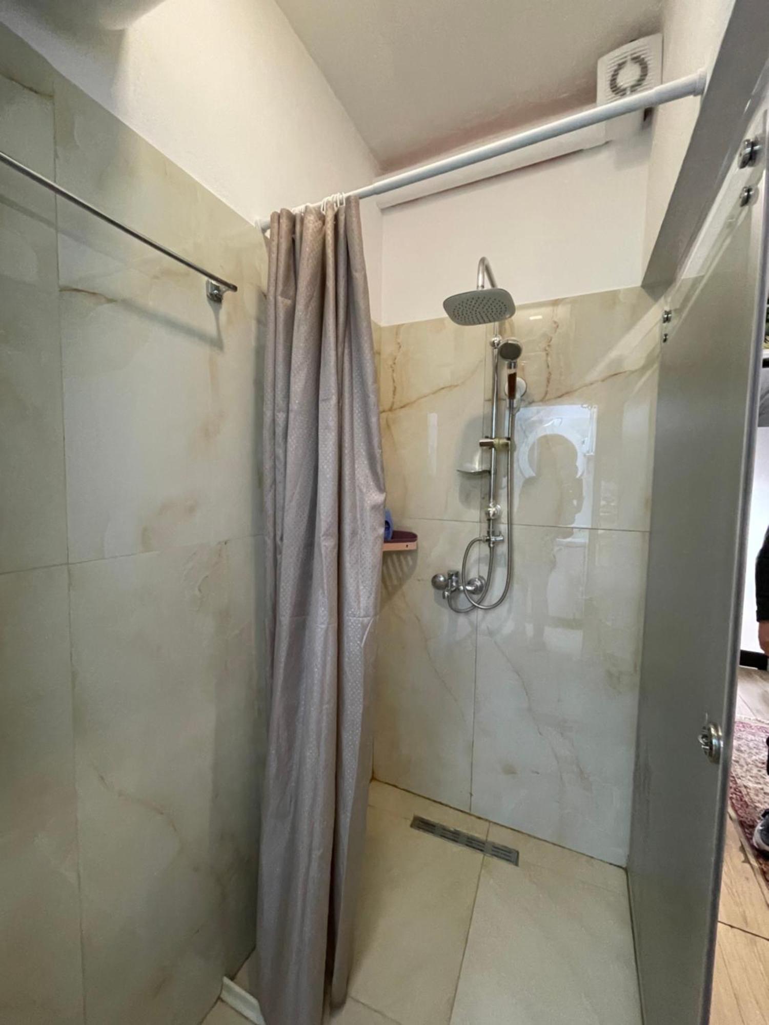 Destinacion Central Room Тирана Екстериор снимка